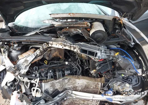 2014 Ford Escape Titanium z USA, uszkodzony, nr VIN 1FMCU0J98EUB68978